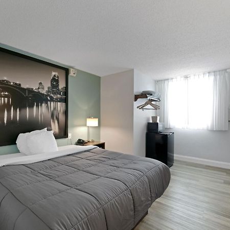 Hotel 8 Fergus Falls ภายนอก รูปภาพ