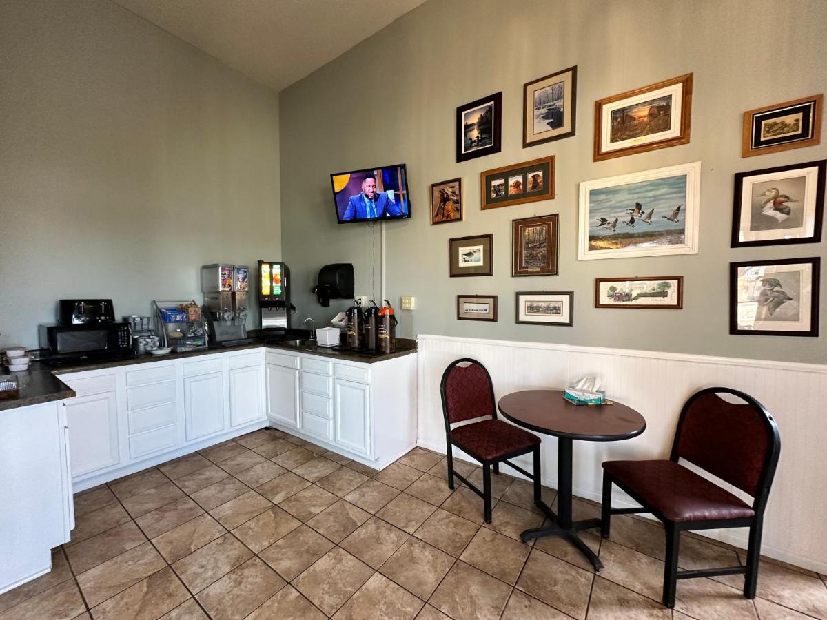 Hotel 8 Fergus Falls ภายนอก รูปภาพ