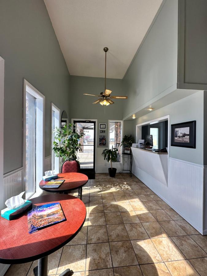 Hotel 8 Fergus Falls ภายนอก รูปภาพ