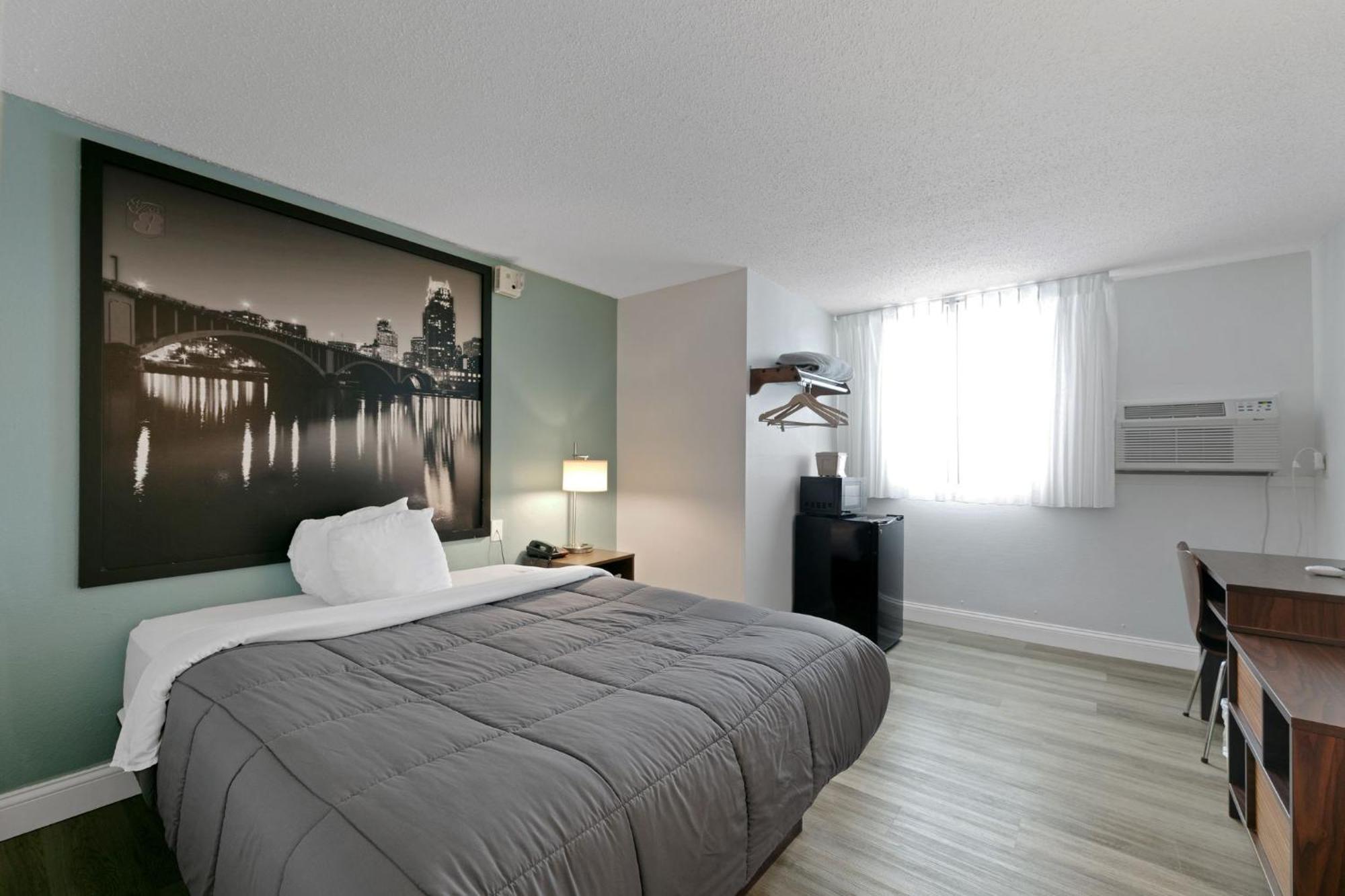 Hotel 8 Fergus Falls ภายนอก รูปภาพ