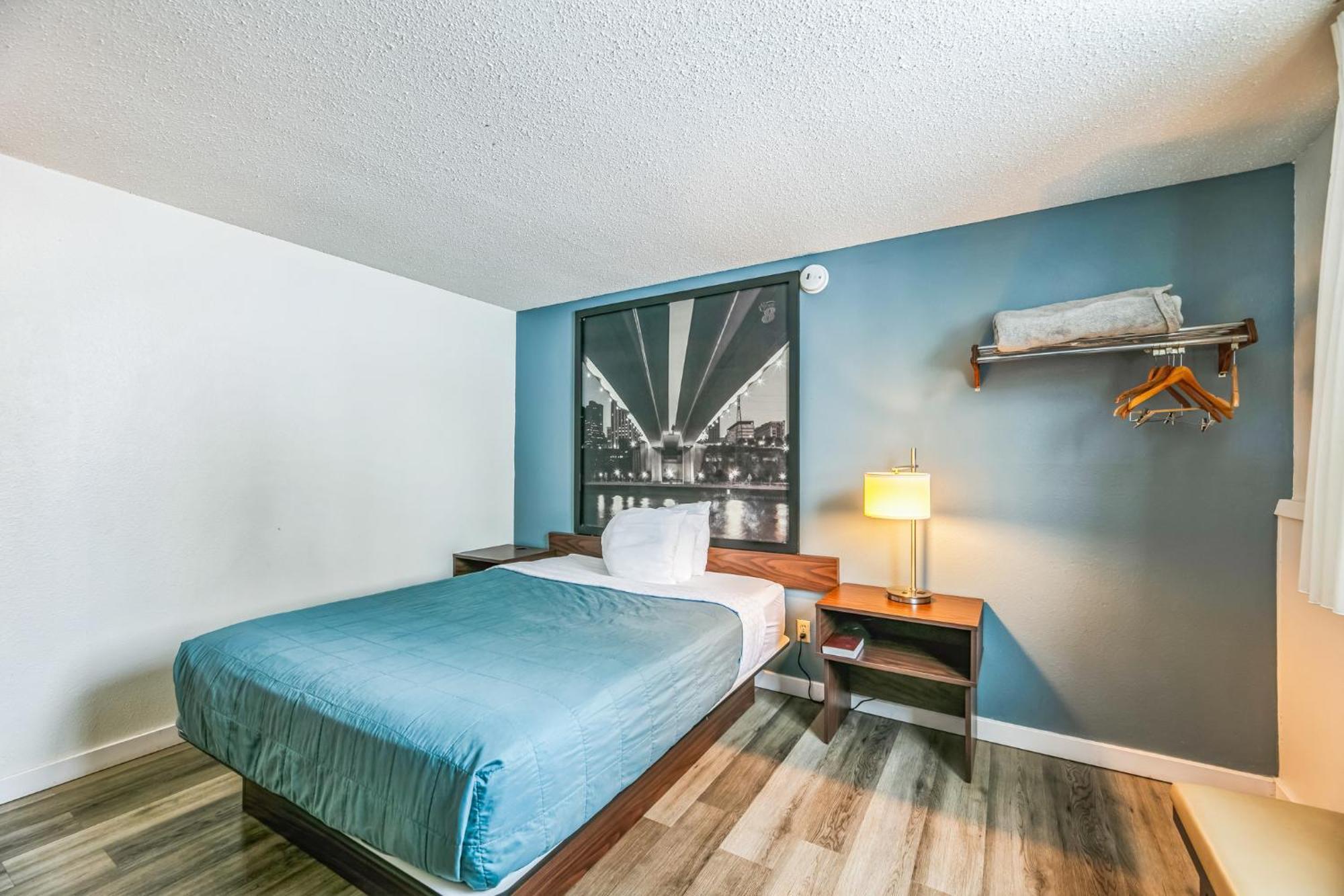 Hotel 8 Fergus Falls ภายนอก รูปภาพ