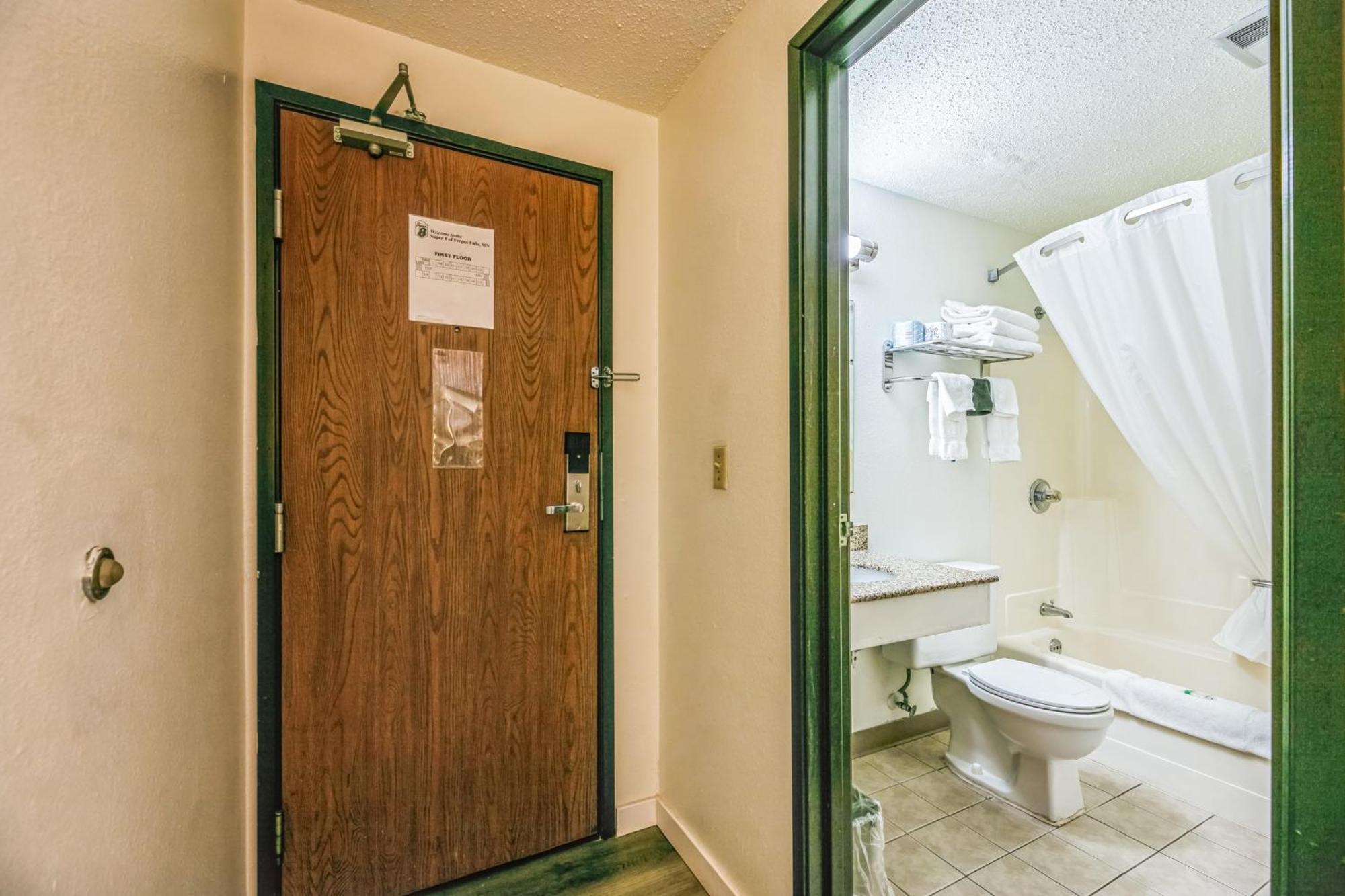 Hotel 8 Fergus Falls ภายนอก รูปภาพ