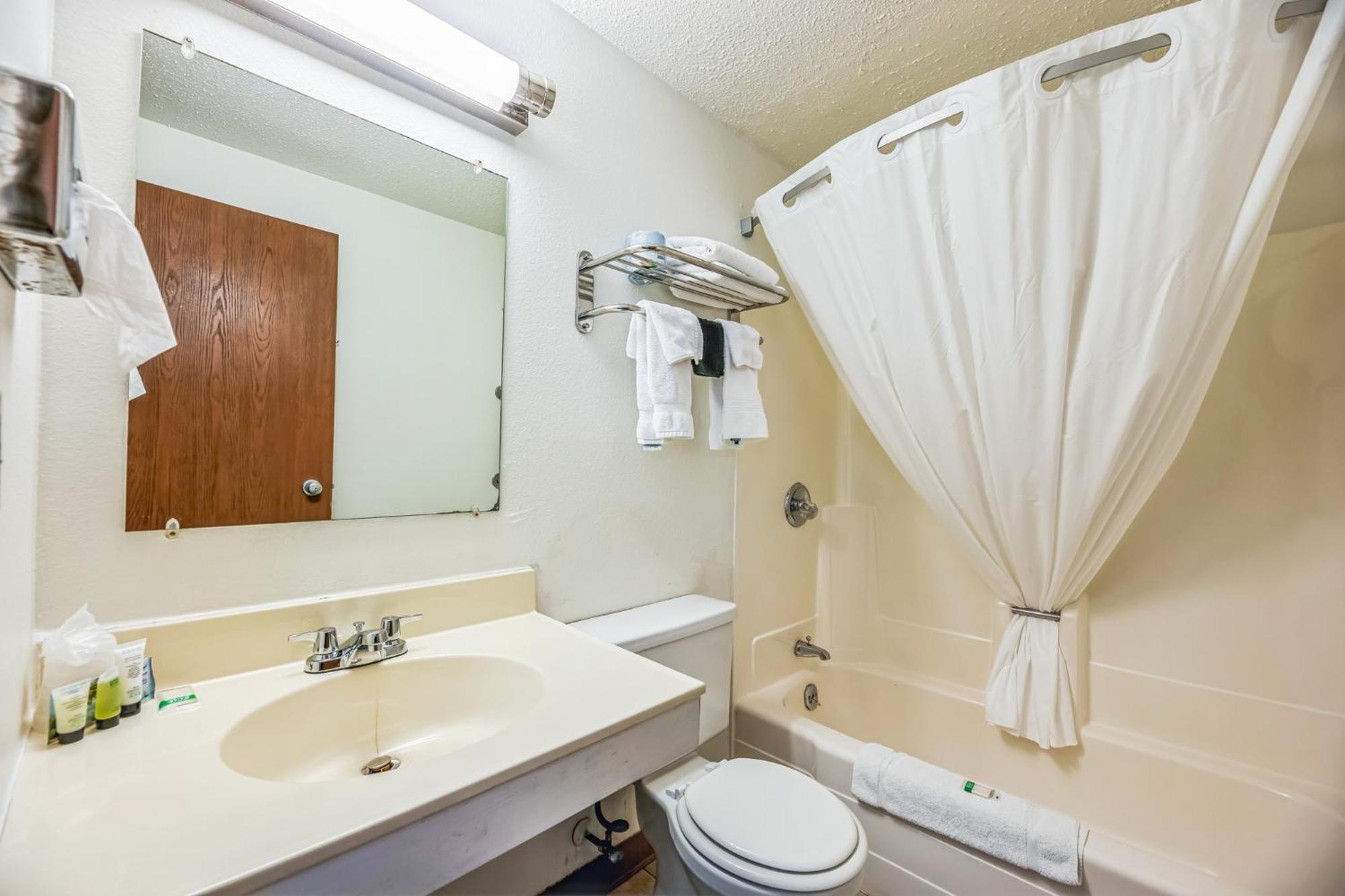 Hotel 8 Fergus Falls ภายนอก รูปภาพ