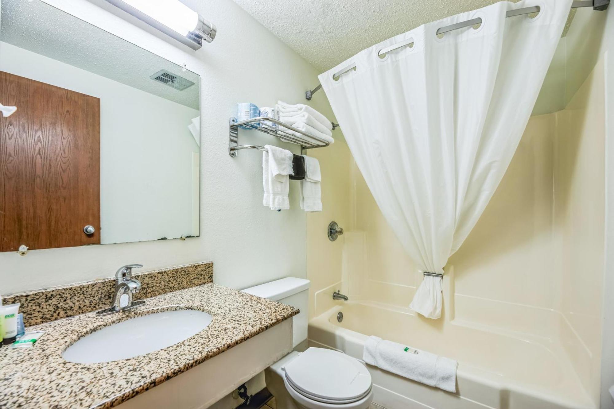 Hotel 8 Fergus Falls ภายนอก รูปภาพ