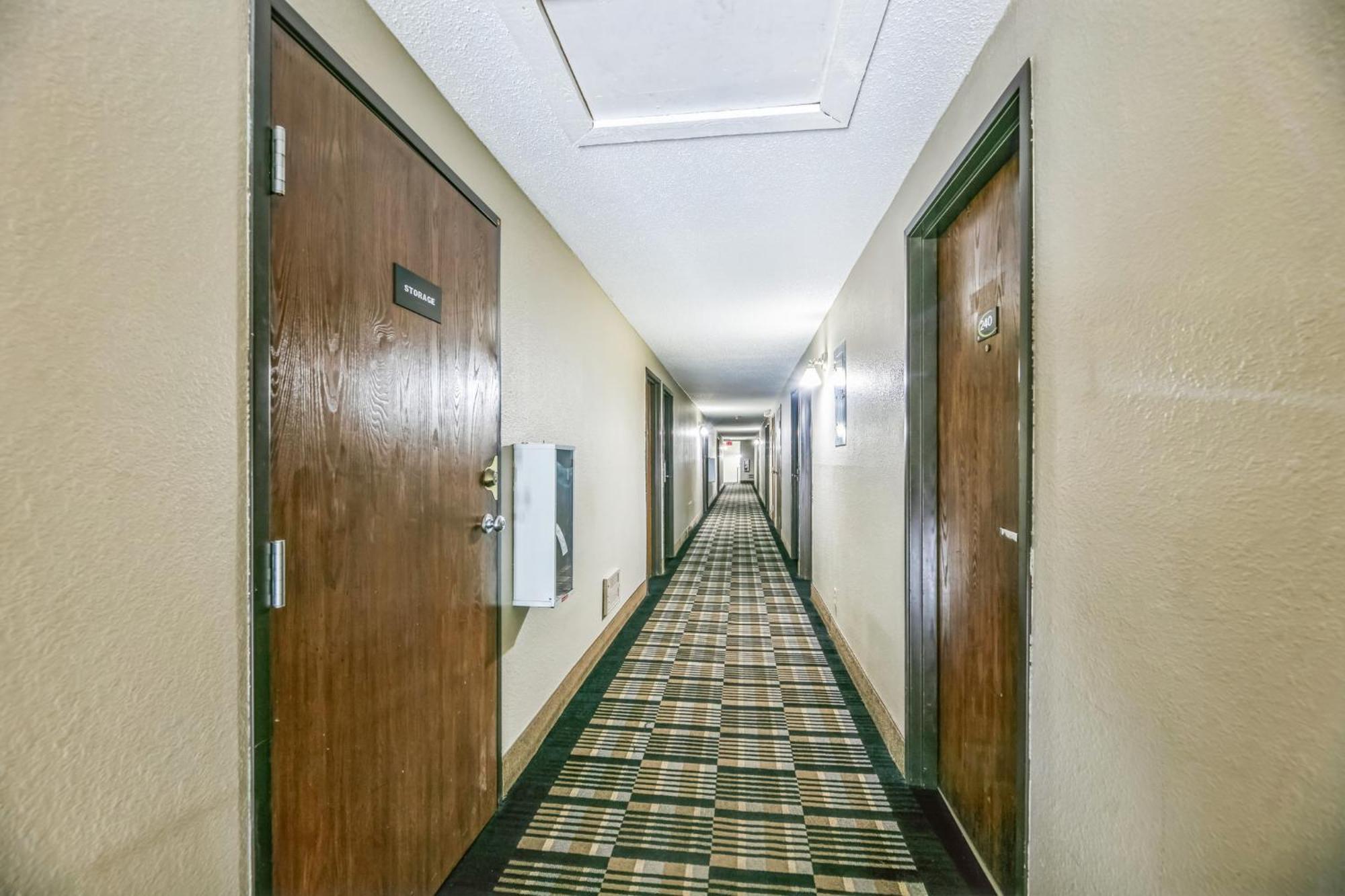 Hotel 8 Fergus Falls ภายนอก รูปภาพ