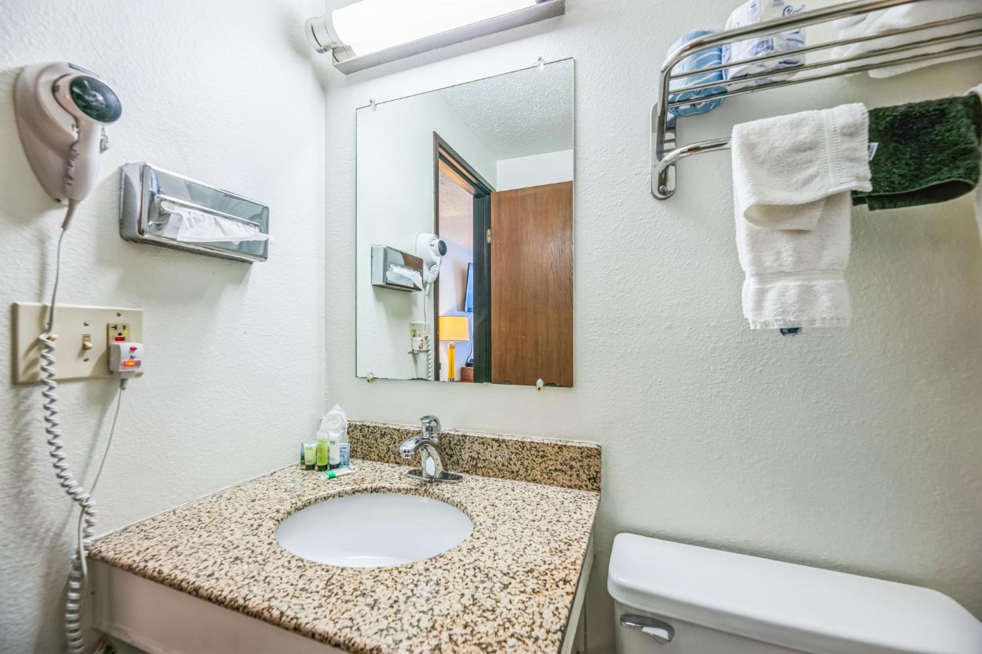 Hotel 8 Fergus Falls ภายนอก รูปภาพ