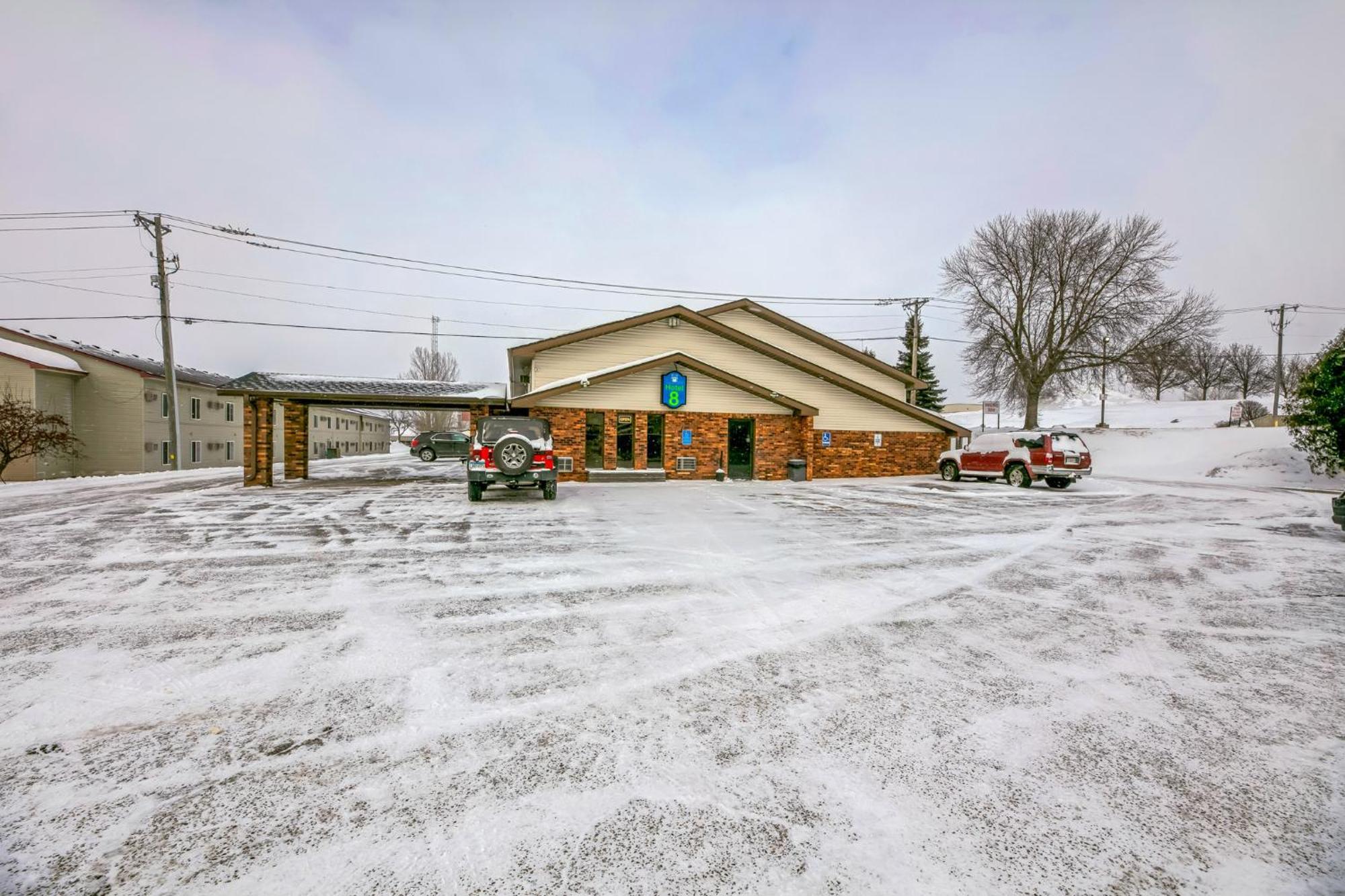 Hotel 8 Fergus Falls ภายนอก รูปภาพ