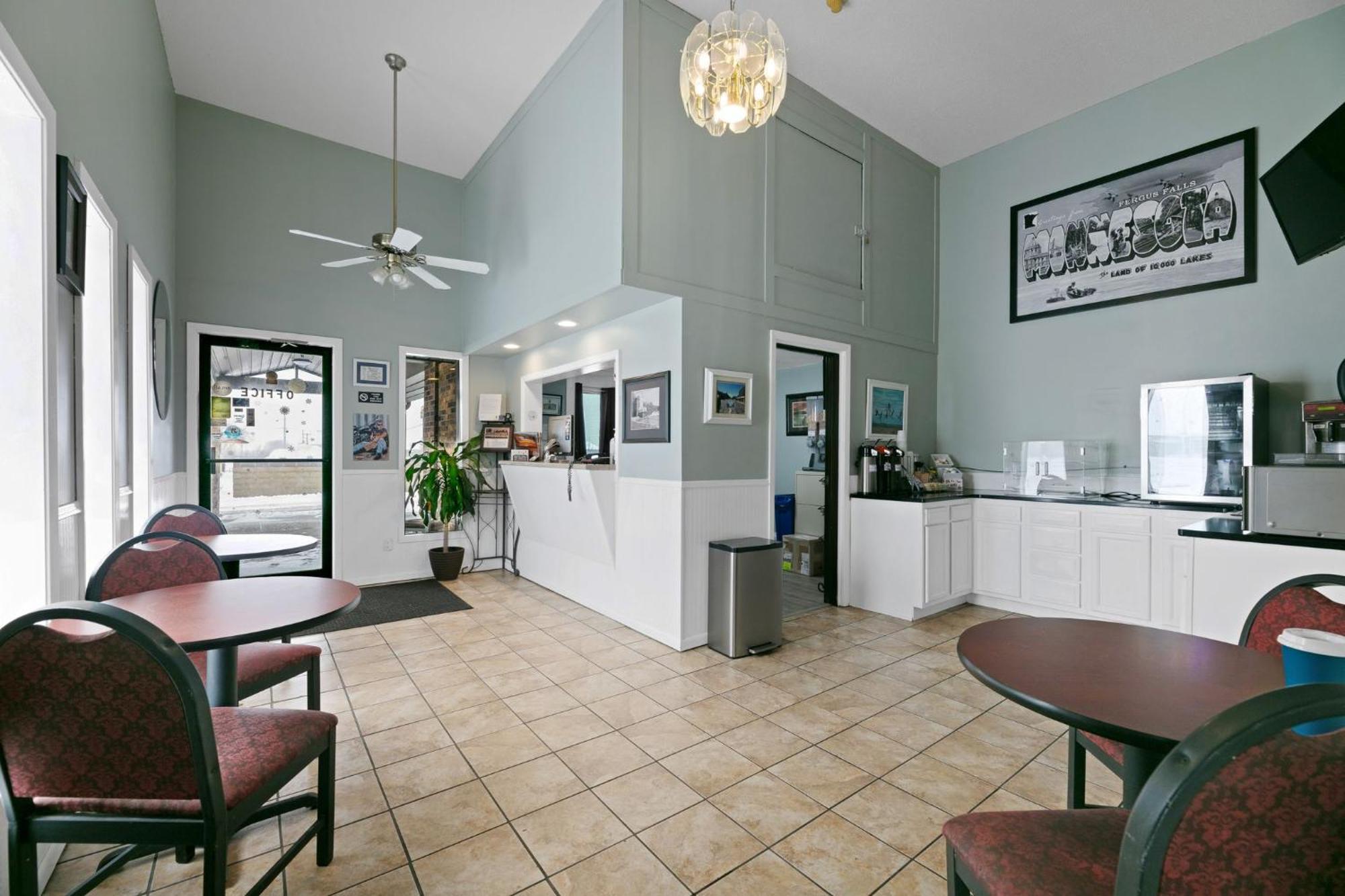 Hotel 8 Fergus Falls ภายนอก รูปภาพ